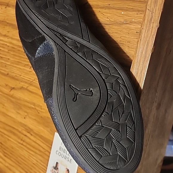 Puma Eskiva Low Deep Iridescent Sneakers 9 - Picture 2 of 2